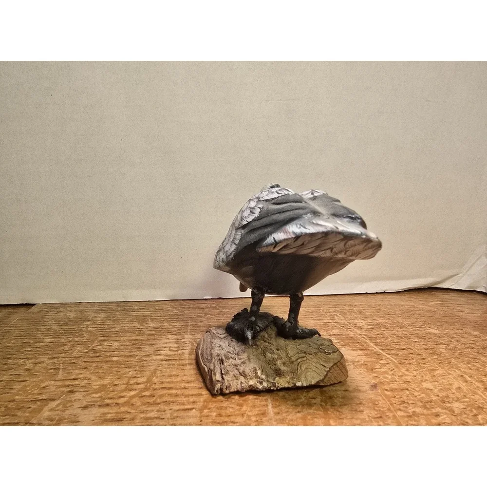 PELICAN Wooden‎ On Base